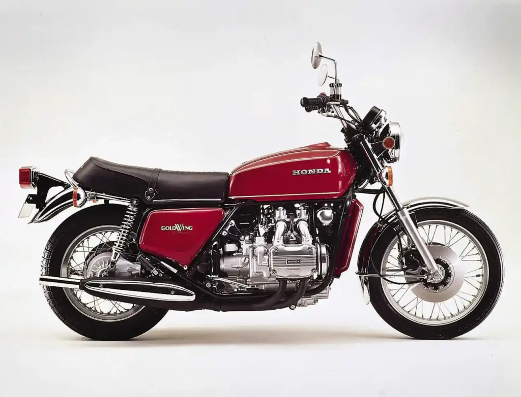 Honda Gold Wing Tour edição 50 Anos chega ao Brasil: meio século da lenda máxima do turismo sobre duas rodas.
