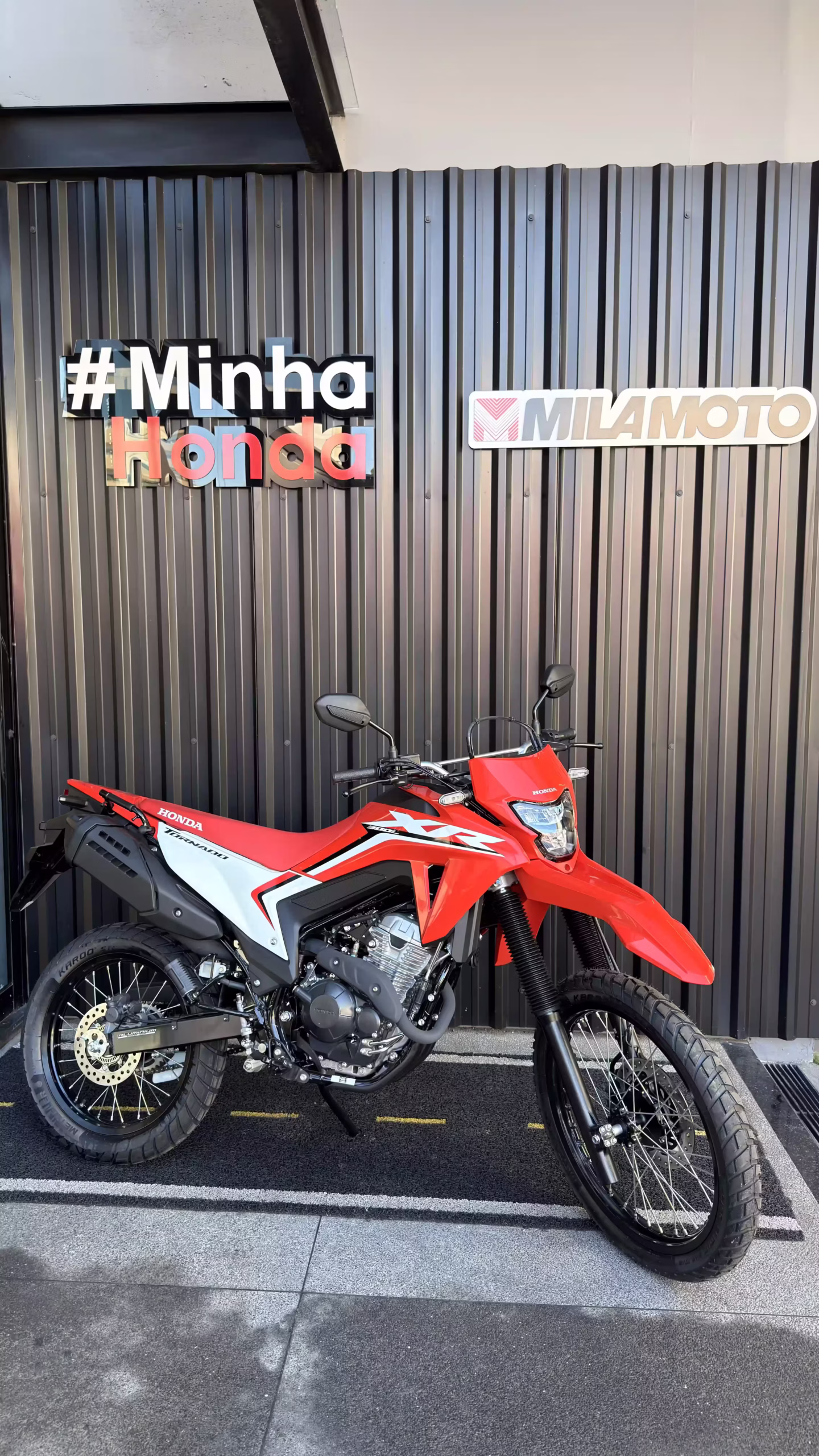 A Tornado dos sonhos: minha XR300L nas mãos do mago das preparações, o Valmir Polaco.